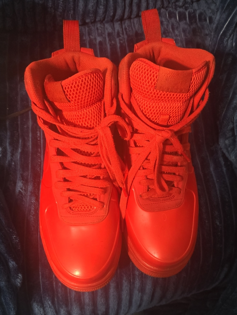 Men's High-Top Athletic Sneakers in Bright Red